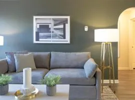 Landing Modern Apartment with Amazing Amenities (ID7894X33)