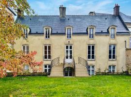 Bayeux, Normandy, Private Mansion, 17th-18th century, in the city, semesterhus i Bayeux