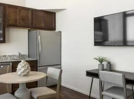 Landing Modern Apartment with Amazing Amenities (ID1178X938)