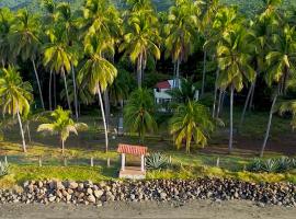 Sugarloaf Beach House & Surf Lodge, hotel med parkering i El Cuco