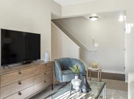 Landing - Modern Apartment with Amazing Amenities (ID8814), apartment in Boulder