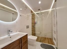 Luxury Suite Patras (2), hotel in Patra
