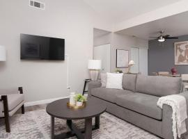 Landing - Modern Apartment with Amazing Amenities (ID8704X95), hotel v mestu Redlands