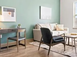 Landing - Modern Apartment with Amazing Amenities (ID7923X25)