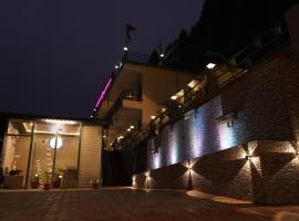 Ganeshwaram Hotel & Restaurant Bhowali Uttarakhand, hotelli Bhowālissa