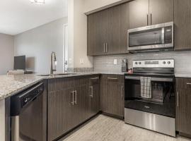 Landing - Modern Apartment with Amazing Amenities (ID6535X46), hótel í Estero