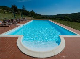 Podere Chiaromonte, farm stay in Palaia