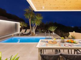 Olive Garden - Private Heated Pool vacation home, hotel di Platanias