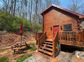 Cozy Log Cabin with BBQ, Fast Wi-Fi and EV