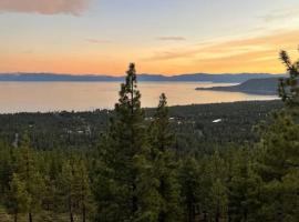 Tahoe Lake View Hill Top Retreat, hotel em Incline Village