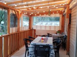 Saint-Brevin-les-Pins에 위치한 호텔 Mobil home Aventura 6-8 personnes tout confort