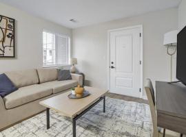 Landing - Modern Apartment with Amazing Amenities (ID1292X514), leilighet i Lexington