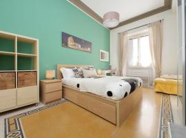 CASA GIULIANA - 3BR 2BATH, 2nd floor of historic mansion with lift and doorman, comfortable, chic, family friendly, 600 meters from Vatican & Ottaviano metro, quietest area of P R A T I wealthy, secure, accessible district - Warm guest care in 4 languages、ローマのコンドミニアム