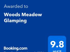 Woods Meadow Glamping，西馬靈的家庭式飯店