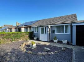 Peaceful centrally located, 2 Bedroom Bungalow., bungalow em Camborne