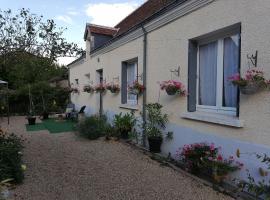 Maison avec jardin, Spa privatif à proximité de Beauval et Valençay - FR-1-591-345, ξενοδοχείο σε Val-Fouzon