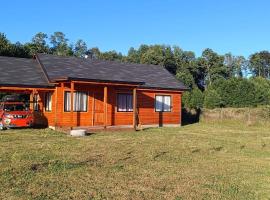 Cabaña Bosques de Conquil, hotel with parking in Villarrica