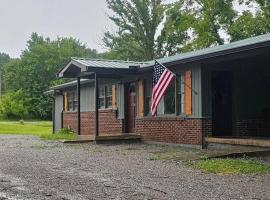 Cozy Compass House, campground in Tellico Plains