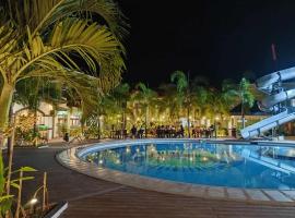 Marand Family Resort, hotel con alberca en Bauang