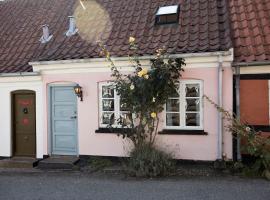 Skønt fiskerhus. Tæt på by, havn og havet, cabaña o casa de campo en Marstal