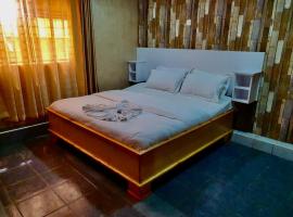 Mum's Hotel And Accommodation, hotel in Rungiri