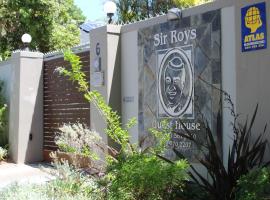 Sir Roys Guest House, hotel dicht bij: Walmer Country Club, Port Elizabeth