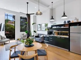 Heritage Luxury Apartment-Footy & CBD