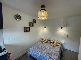 studio 9 neuf et moderne, hotel Tremblay-en-France-ban