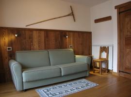 Appartamenti & Wellness Piero Gros, hotel com banheiras de hidromassagem em Sauze dʼOulx