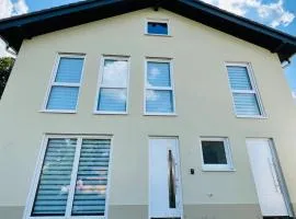 Neue Wohnung für 4 Küche Terrasse