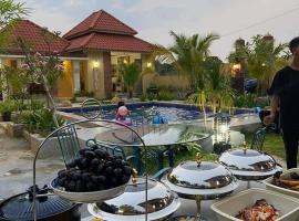 Laman Zàvilla #1 With Private Pool, hotel con estacionamiento en Sungai Pelik