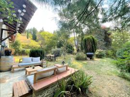 Logement à Toulouse dans un écrin de verdure, hotel in Toulouse