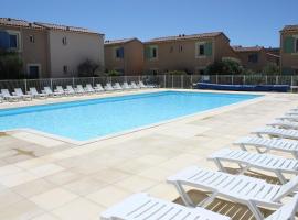 Nice house with shared pool in the Alpilles, 8 persons, hôtel à Mouriès