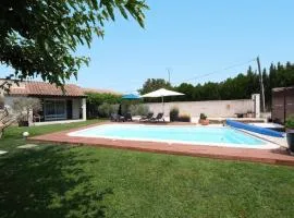 very pleasant house with swimming pool in mouriès, near Les baux de provence in the alpilles – 6 people