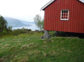 Orset setra - back to basic cabin - with amazing view, casă de vacanță din Torvikbukt