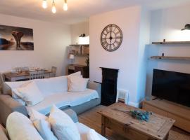 Oak Cottage, holiday home in Deepcar