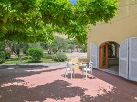 3 Bedroom Stunning Home In Mondragone