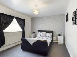 Work & Relax - 2 bedroom house with off-road parking, cheap hotel in Swansea
