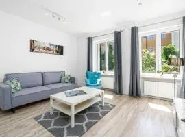 Modern One Bedroom Apartment in Poznań by Noclegi Renters