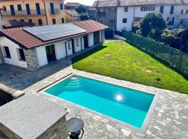 Casa Noce with pool, hotel in Vezzo