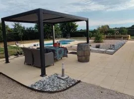La Bastide avec piscine privée, pétanque et climatisation