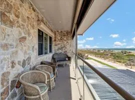 Sandpiper Retreat - Breathtaking Beachfront Panorama