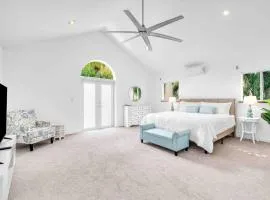 Center Grove - Lush & Spacious & New - 3 Bedrooms
