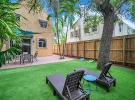 Center Grove - Lush & Spacious & New - 3 Bedrooms