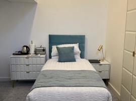 12 Plants Yard -Modern Retreat, hotel v destinaci Worksop