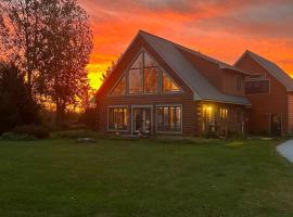 Sunset Hideaway, Main House, vacation home in Isle la Motte