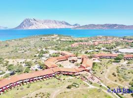 A/C, sea view, 400 from the beach, hotel a Punta Molara