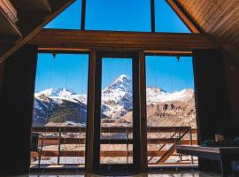 RestArt Cottages in Kazbegi, villa in Kazbegi