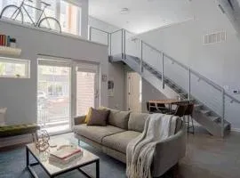 CozySuites TWO Stylish Apts, Monument Circle, Indy