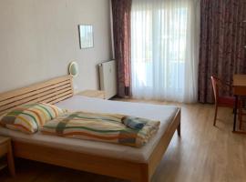 Cara Apartments, cheap hotel in Warmbad Villach